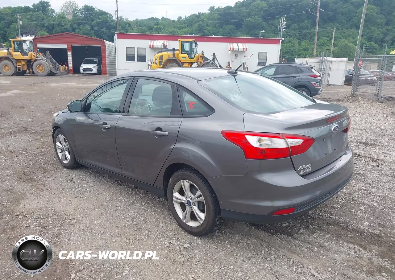 2013 Ford Focus Se VIN:1FADP3F28DL341230 - 3