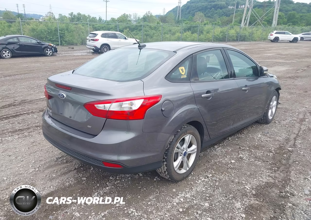 2013 Ford Focus Se VIN:1FADP3F28DL341230 - 4