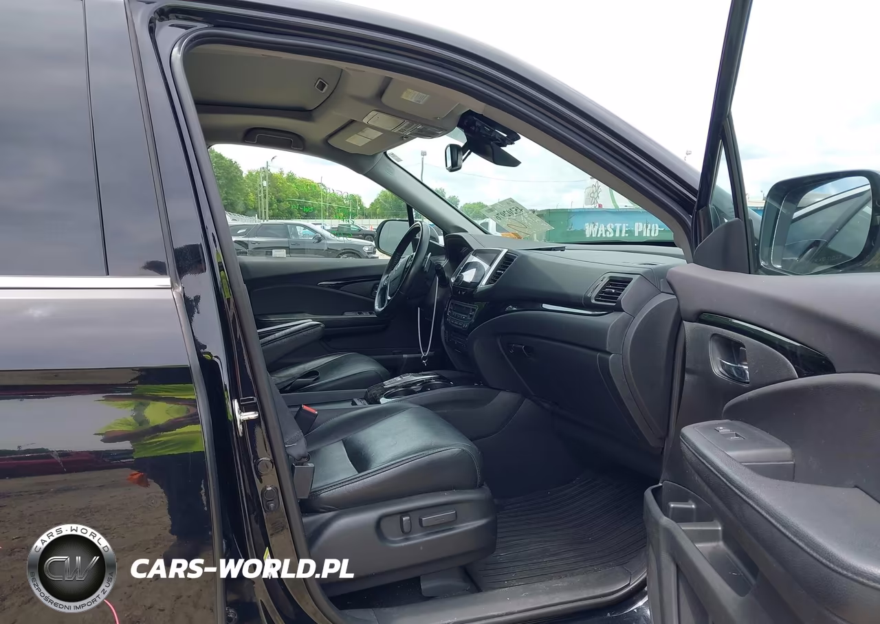2016 Honda Pilot Touring VIN:5FNYF5H9XGB057044 - 5