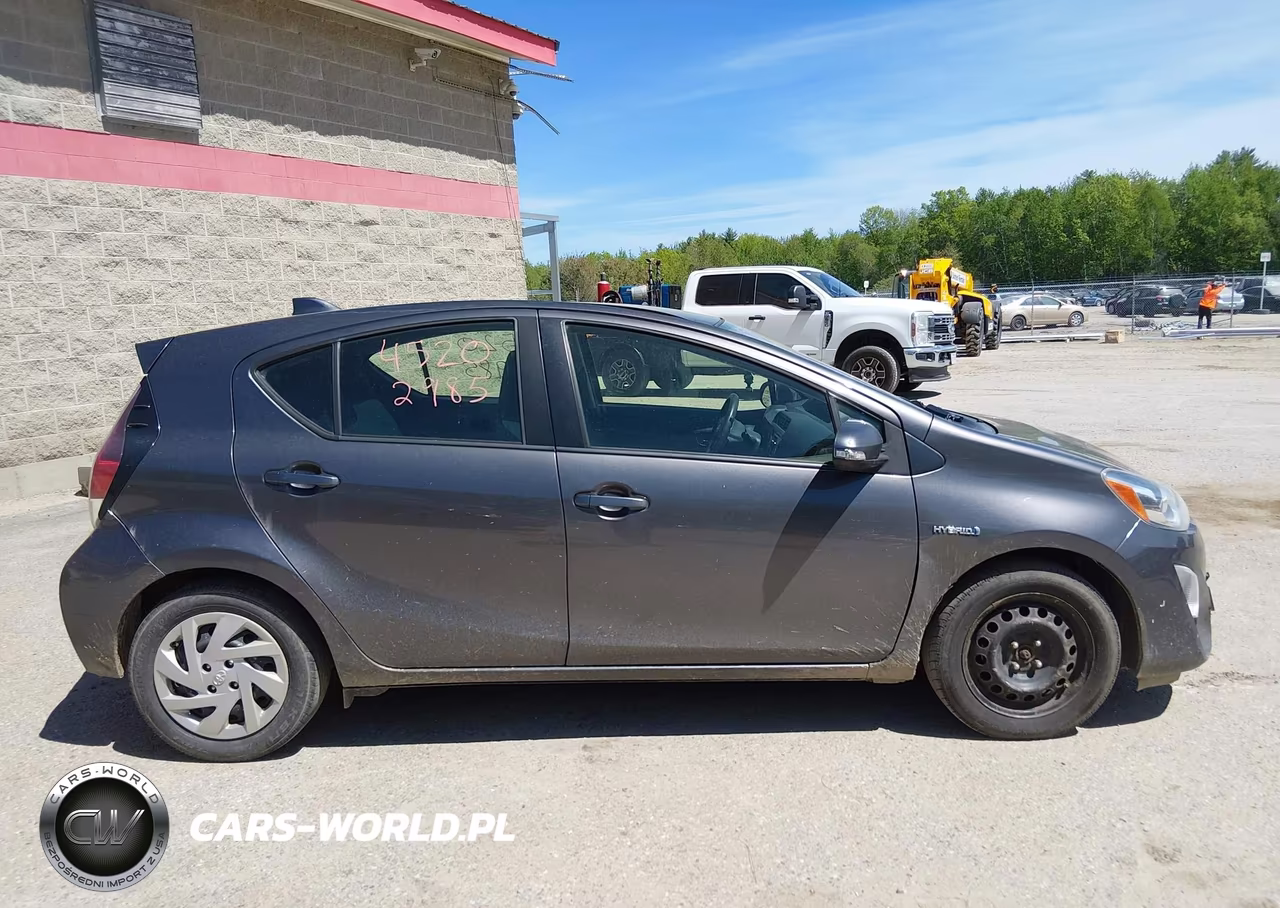 2015 Toyota Prius C One VIN:JTDKDTB36F1585868 - 13
