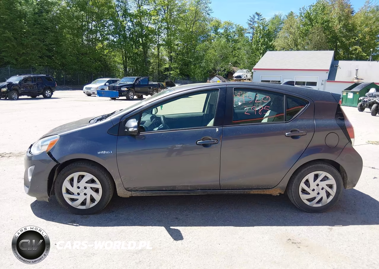 2015 Toyota Prius C One VIN:JTDKDTB36F1585868 - 14