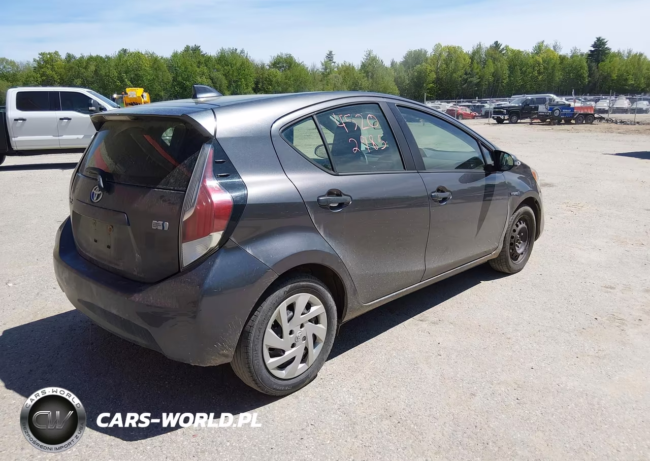 2015 Toyota Prius C One VIN:JTDKDTB36F1585868 - 4