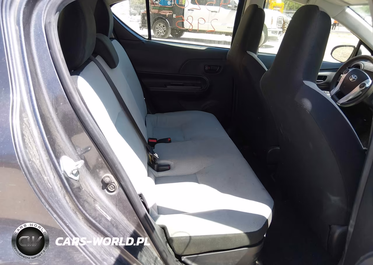 2015 Toyota Prius C One VIN:JTDKDTB36F1585868 - 8