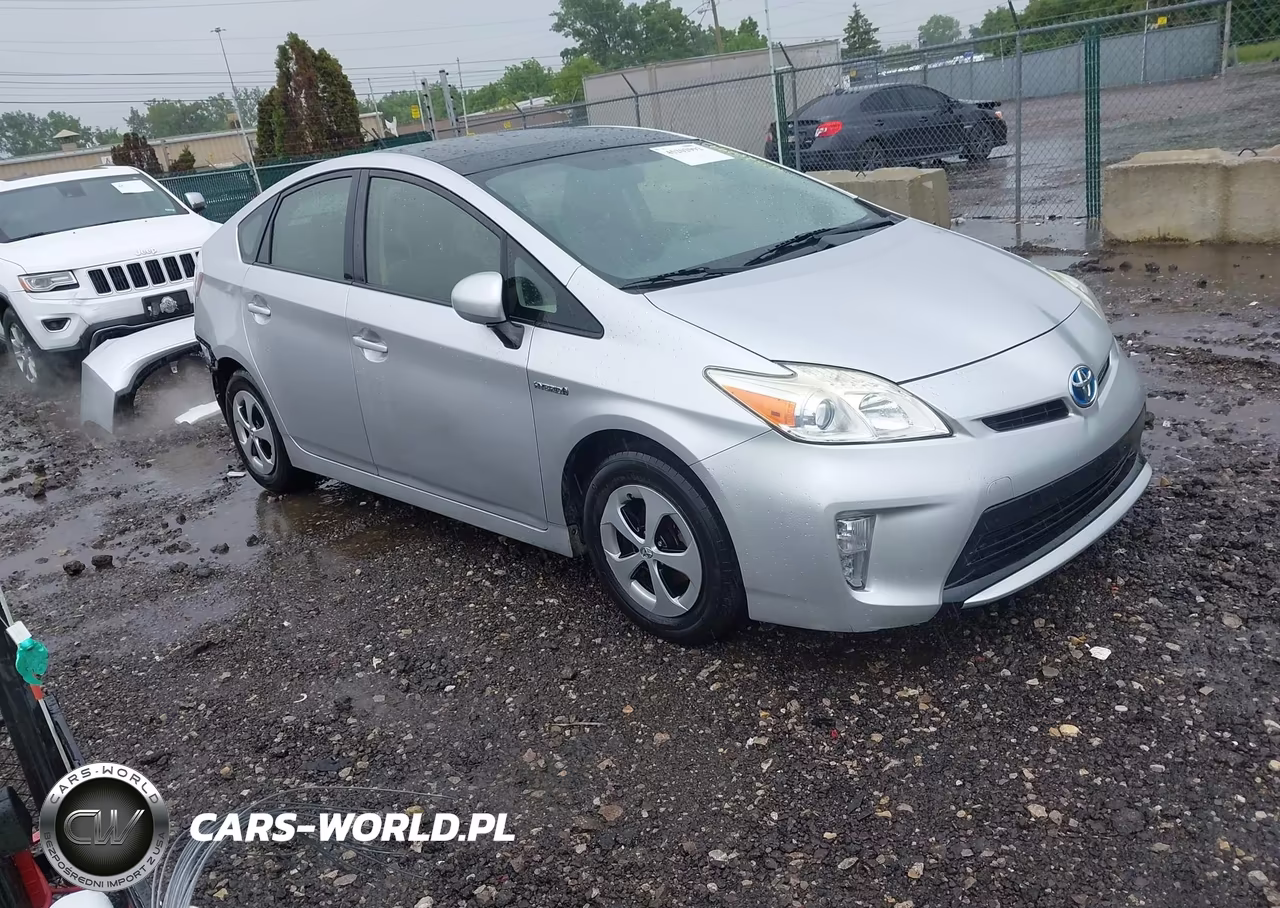 2013 Toyota Prius Three – zdjęcie 1 z 17
