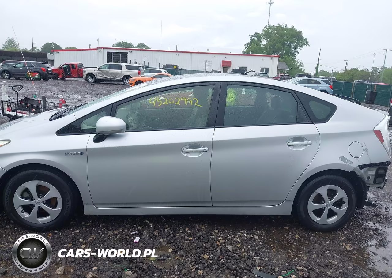 2013 Toyota Prius Three VIN:JTDKN3DU2D5645380 - 15
