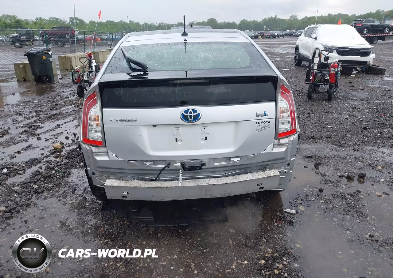 2013 Toyota Prius Three VIN:JTDKN3DU2D5645380 - 6