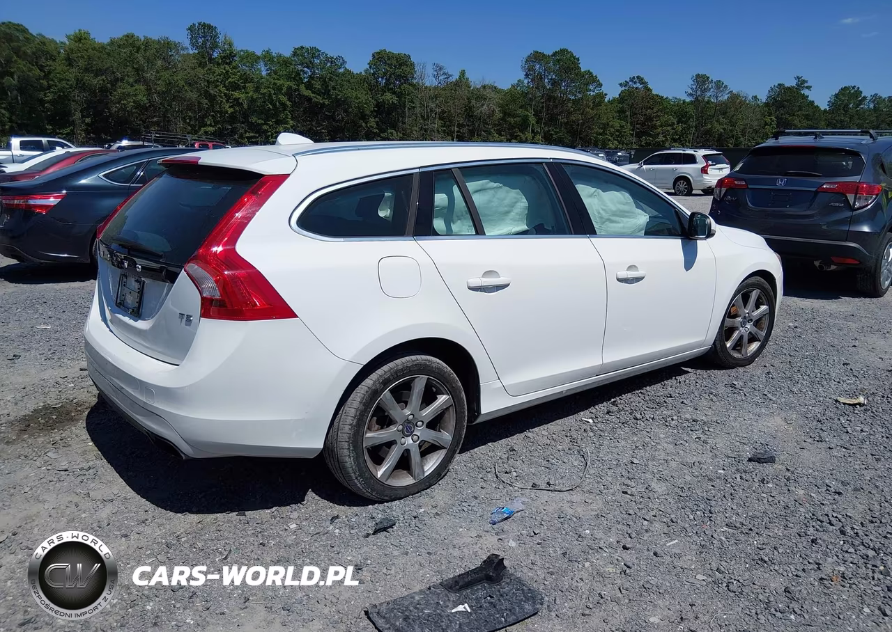 2016 Volvo V60 T5 Drive-E Premier VIN:YV140MEK1G1292856 - 4