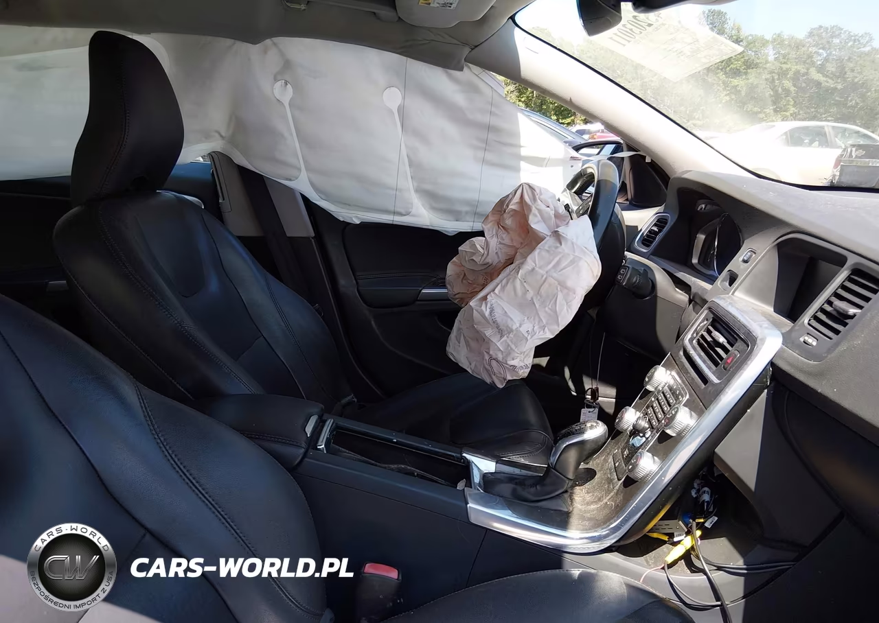 2016 Volvo V60 T5 Drive-E Premier VIN:YV140MEK1G1292856 - 5