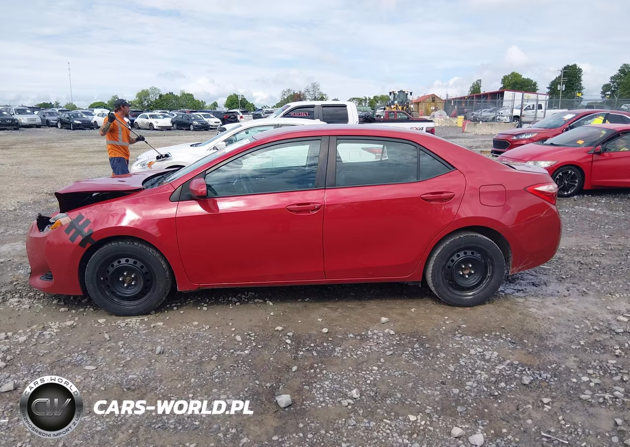 2018 Toyota Corolla Le VIN:2T1BURHE7JC971263 - 14