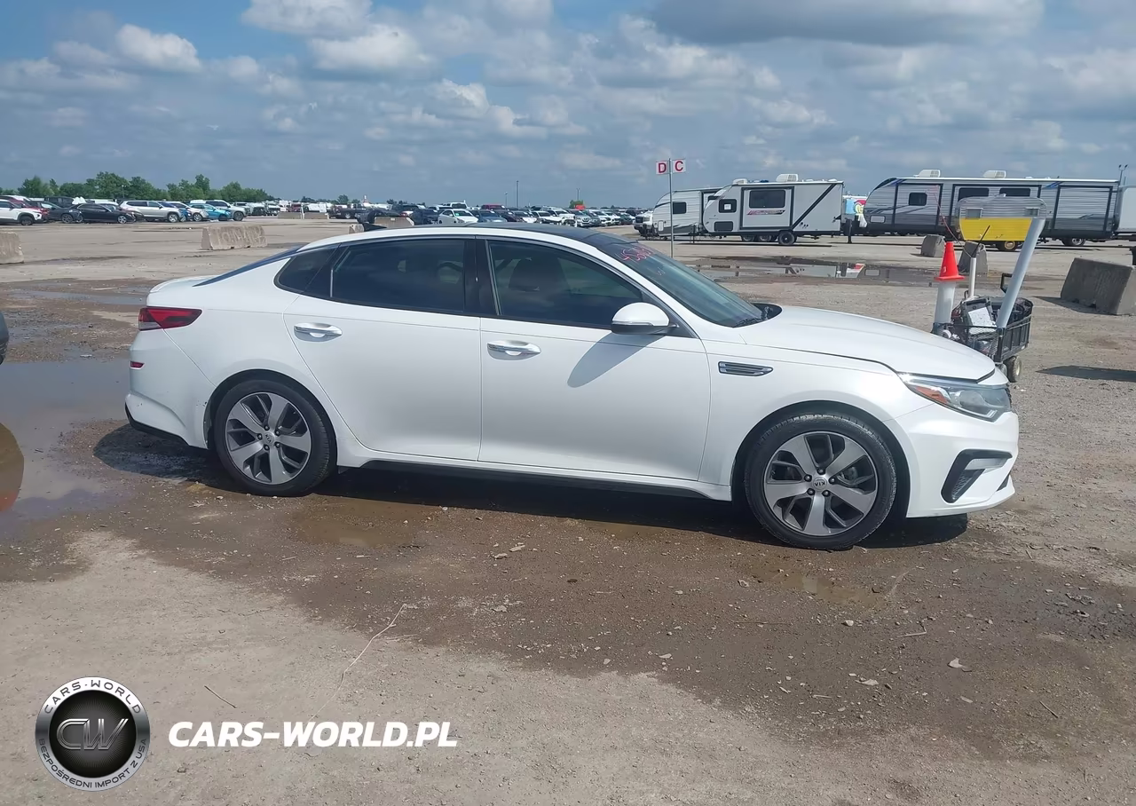 2019 Kia Optima S VIN:5XXGT4L31KG360477 - 13