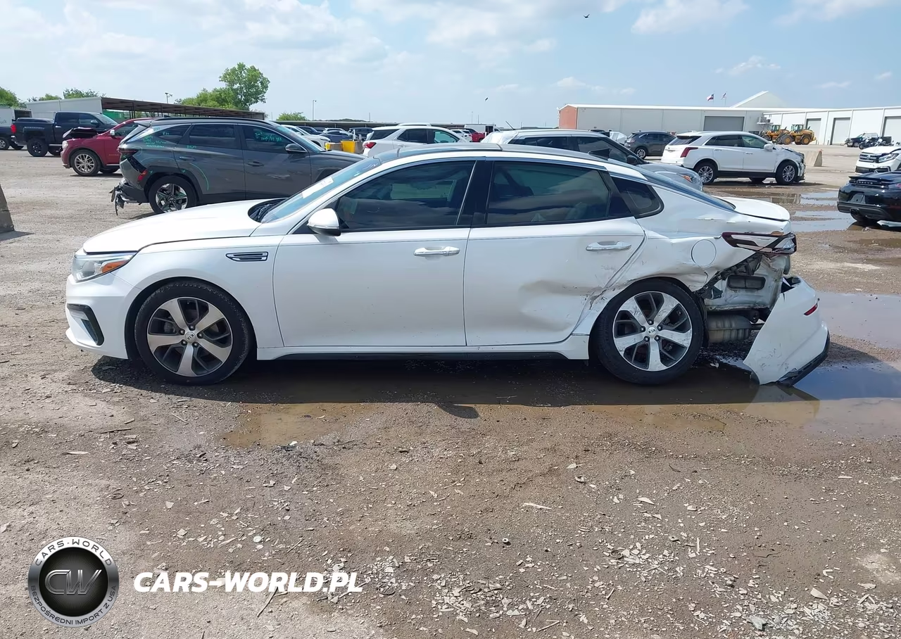 2019 Kia Optima S VIN:5XXGT4L31KG360477 - 14