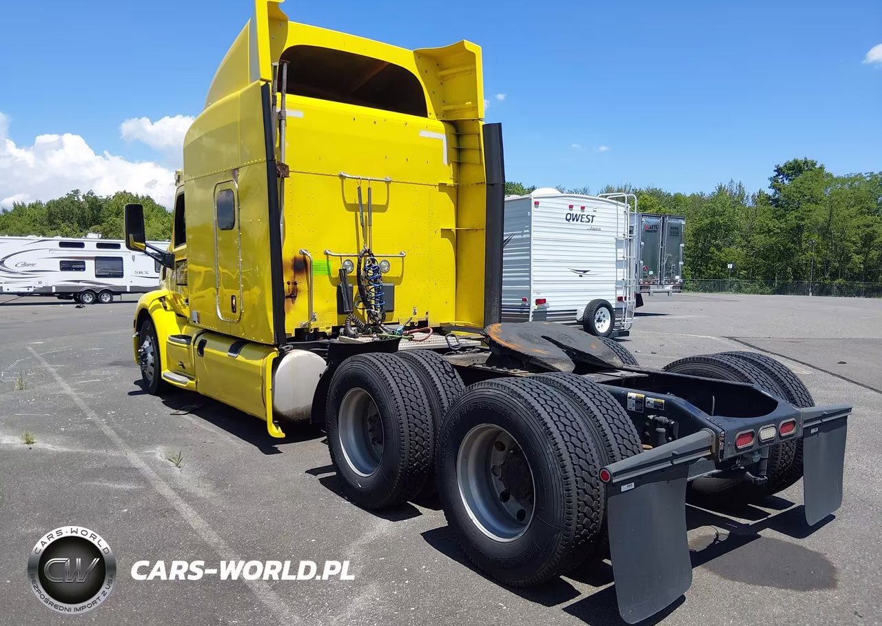 2017 Peterbilt 579 VIN:1XPBDP9XXHD444026 - 3