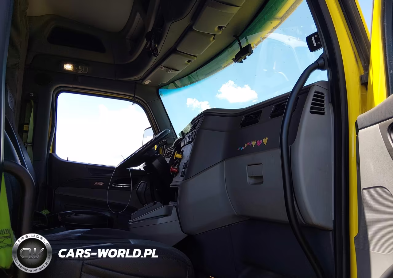 2017 Peterbilt 579 VIN:1XPBDP9XXHD444026 - 5