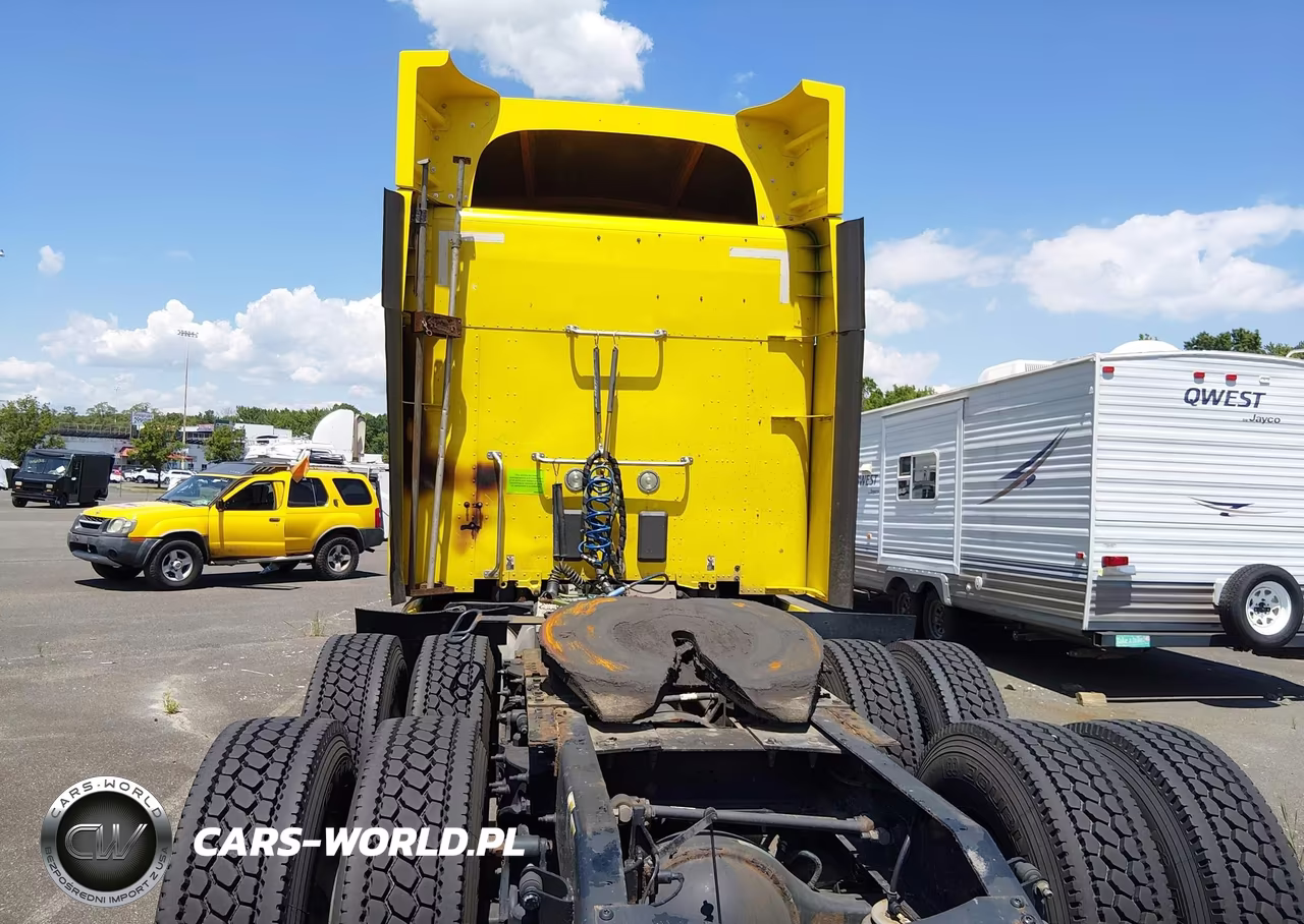 2017 Peterbilt 579 VIN:1XPBDP9XXHD444026 - 8