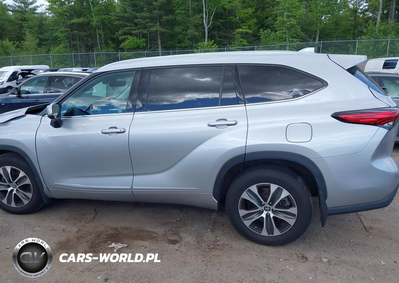 2021 Toyota Highlander Xle VIN:5TDHZRBH4MS557335 - 14