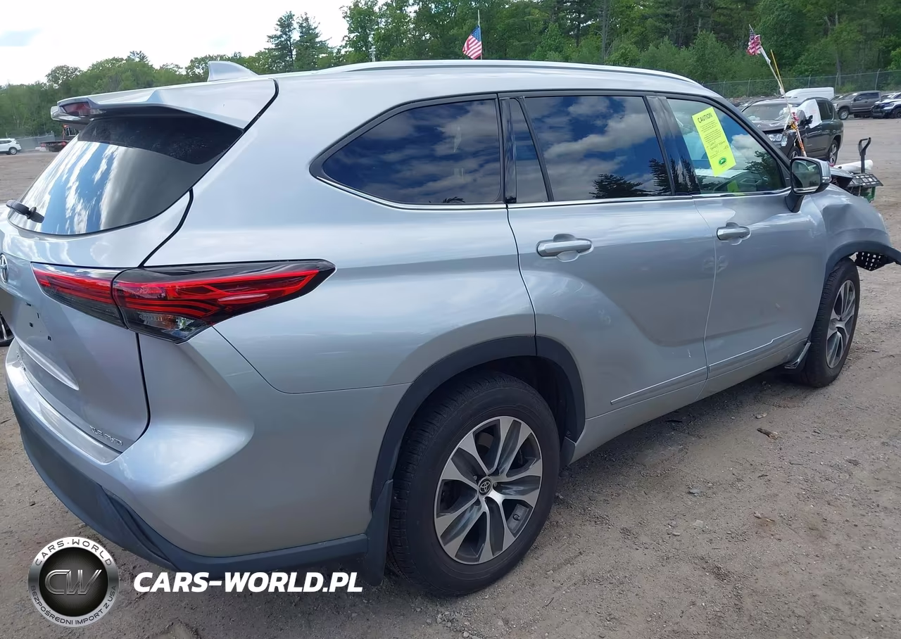 2021 Toyota Highlander Xle VIN:5TDHZRBH4MS557335 - 4
