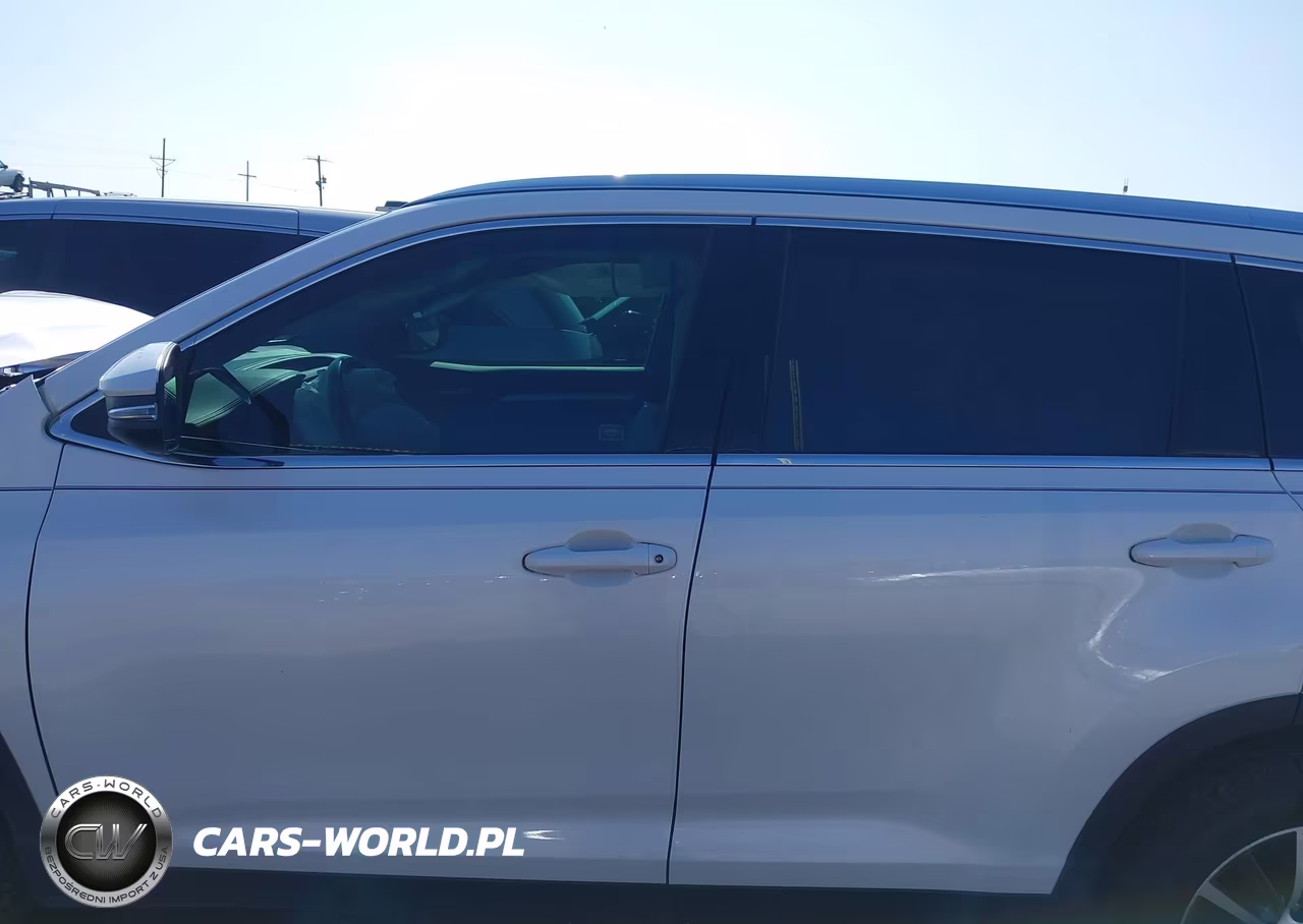 2019 Toyota Highlander Xle VIN:5TDKZRFH2KS554320 - 15