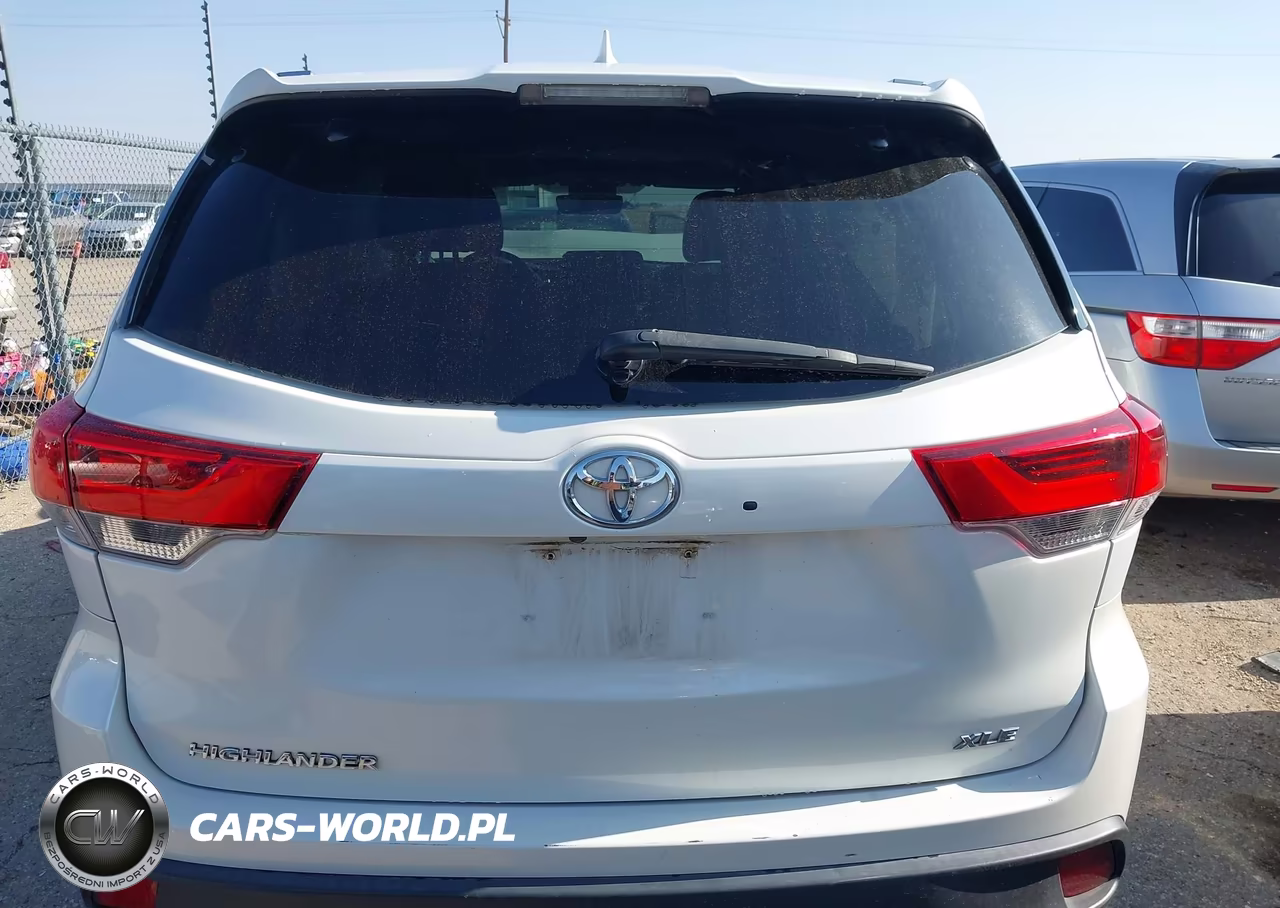 2019 Toyota Highlander Xle VIN:5TDKZRFH2KS554320 - 17