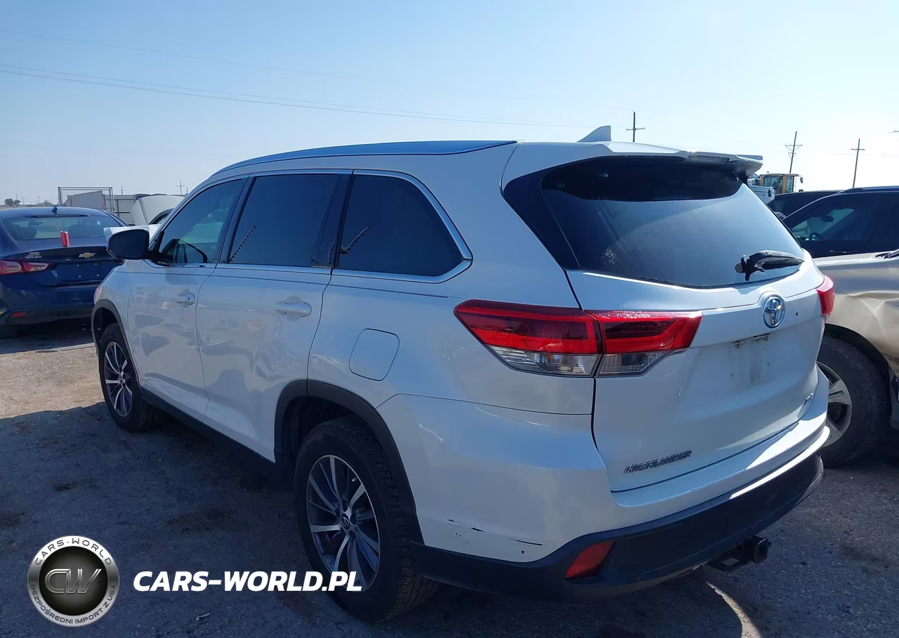 2019 Toyota Highlander Xle VIN:5TDKZRFH2KS554320 - 3