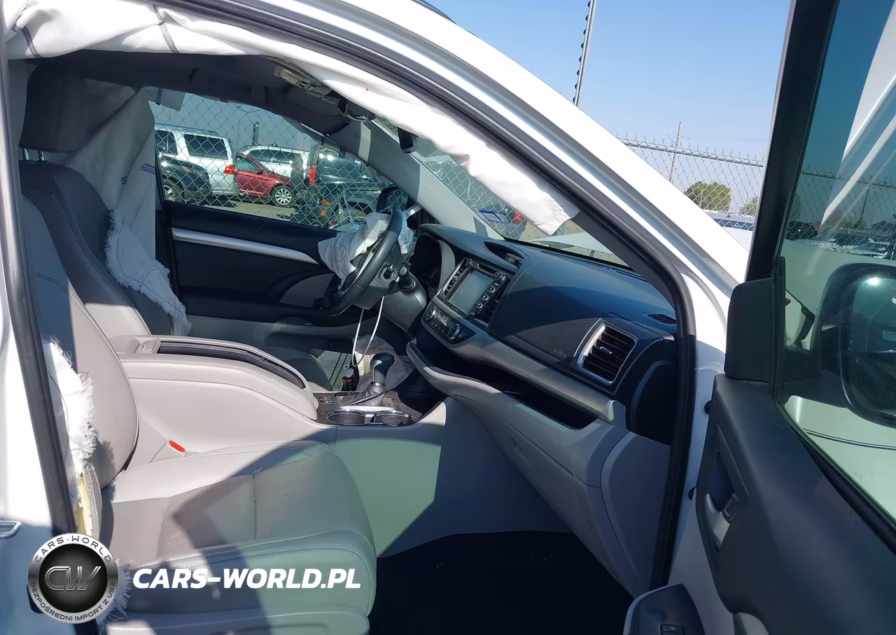 2019 Toyota Highlander Xle VIN:5TDKZRFH2KS554320 - 5