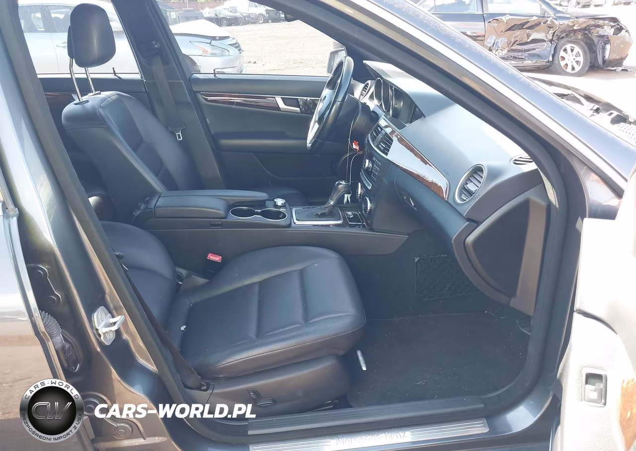 2013 Mercedes-Benz C 300 Sport 4Matic VIN:WDDGF8AB6DR245436 - 5