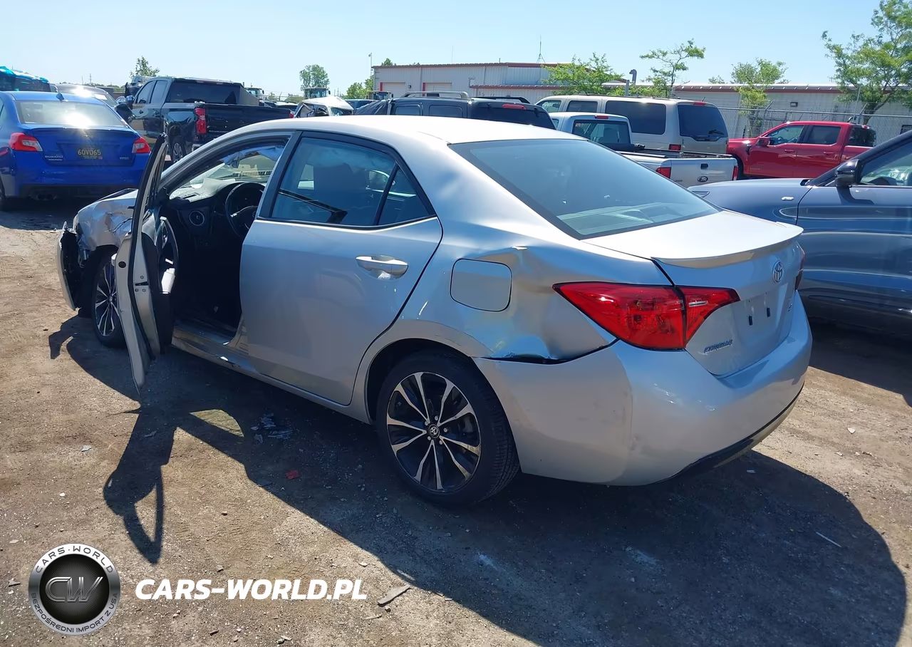 2017 Toyota Corolla Se VIN:2T1BURHEXHC867084 - 3
