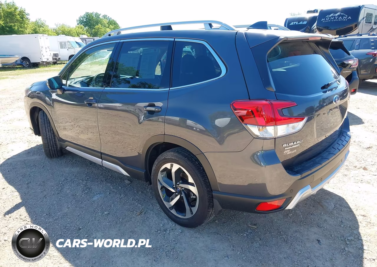 2023 Subaru Forester Touring VIN:JF2SKARC9PH533094 - 3