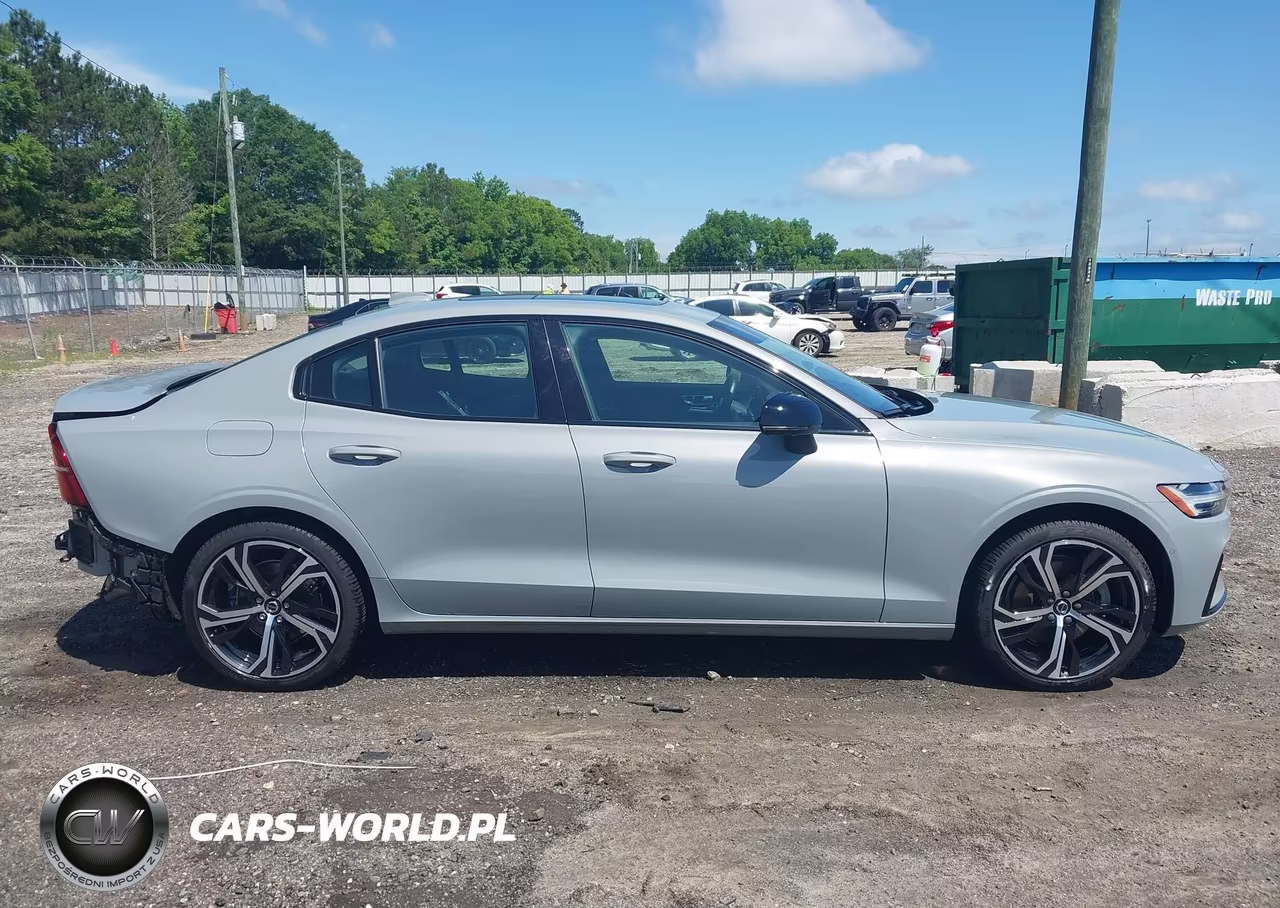 2024 Volvo S60 B5 Plus Dark Theme VIN:7JRL12FL6RG285817 - 14