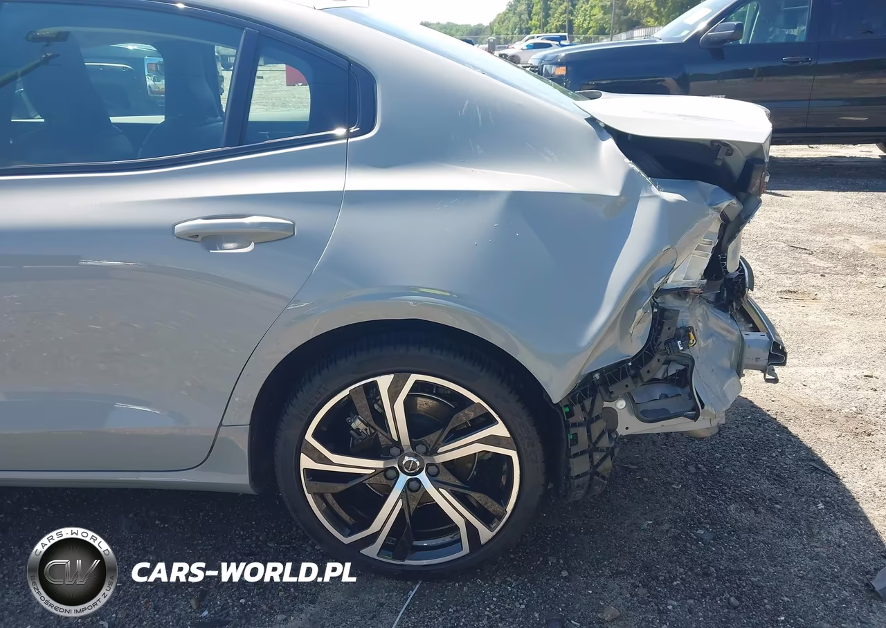 2024 Volvo S60 B5 Plus Dark Theme VIN:7JRL12FL6RG285817 - 19