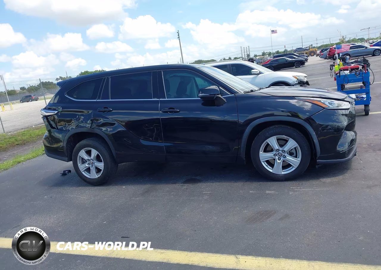 2020 Toyota Highlander Le VIN:5TDZZRAH5LS012443 - 14