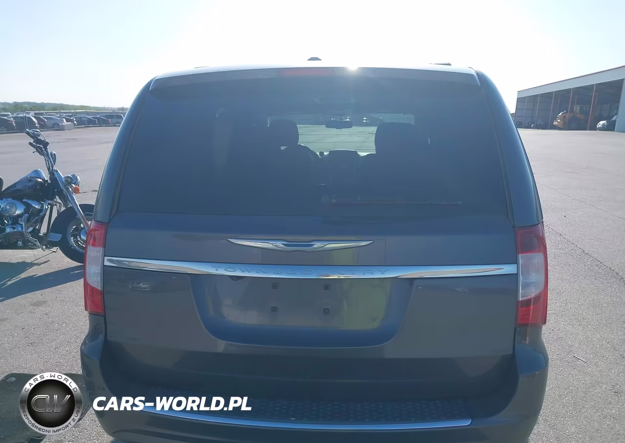 2016 Chrysler Town & Country Touring VIN:2C4RC1BG3GR127341 - 16