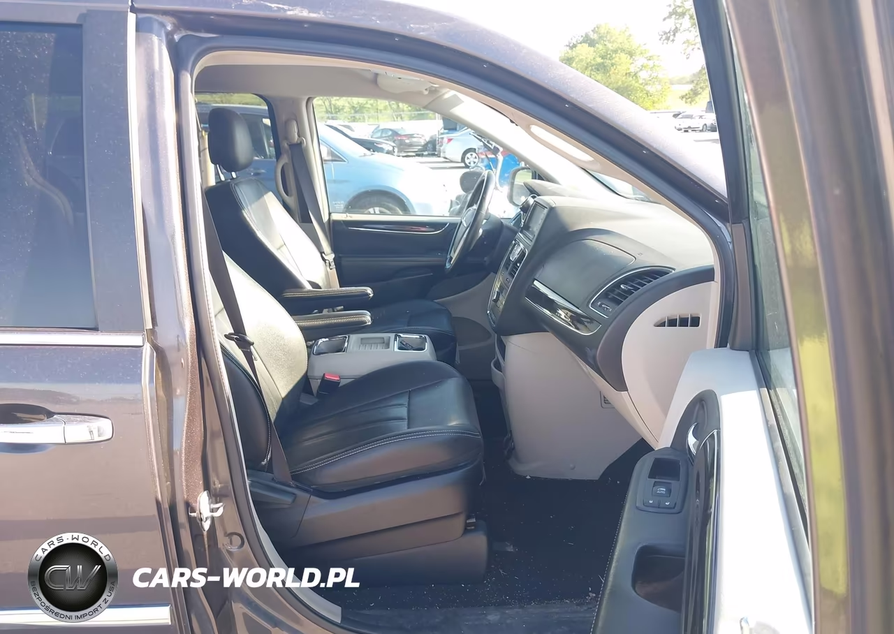2016 Chrysler Town & Country Touring VIN:2C4RC1BG3GR127341 - 5