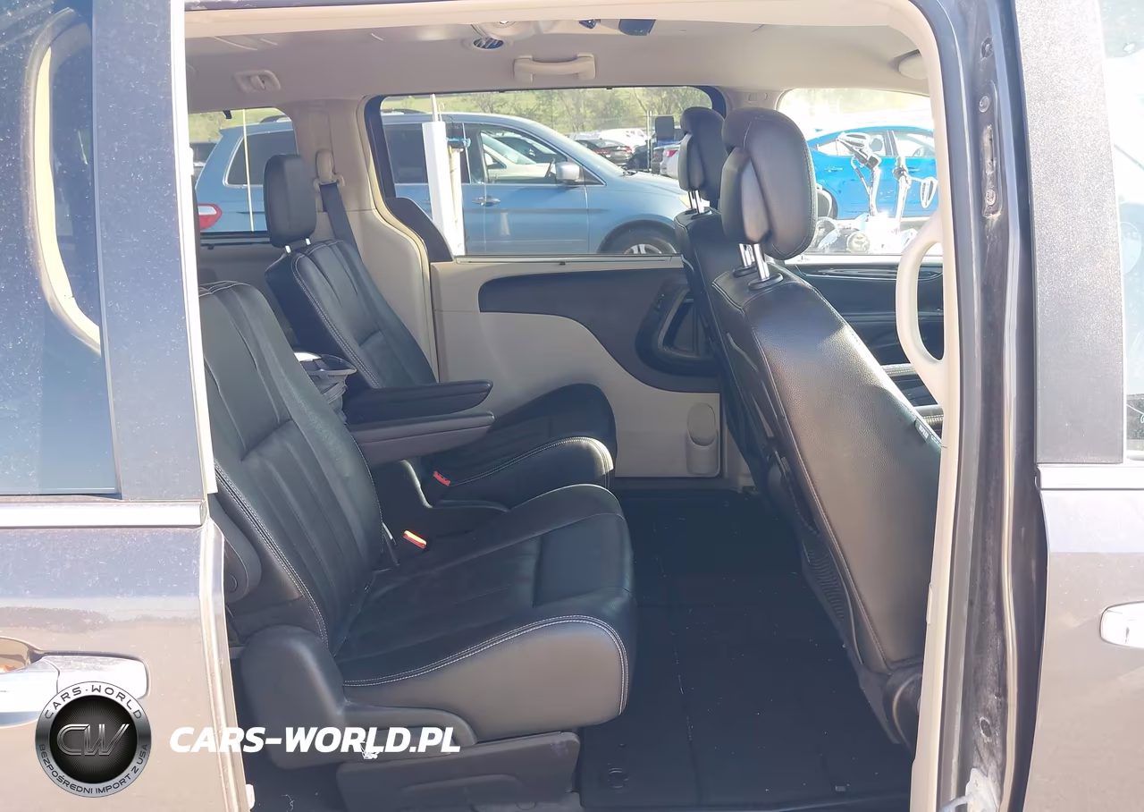 2016 Chrysler Town & Country Touring VIN:2C4RC1BG3GR127341 - 8