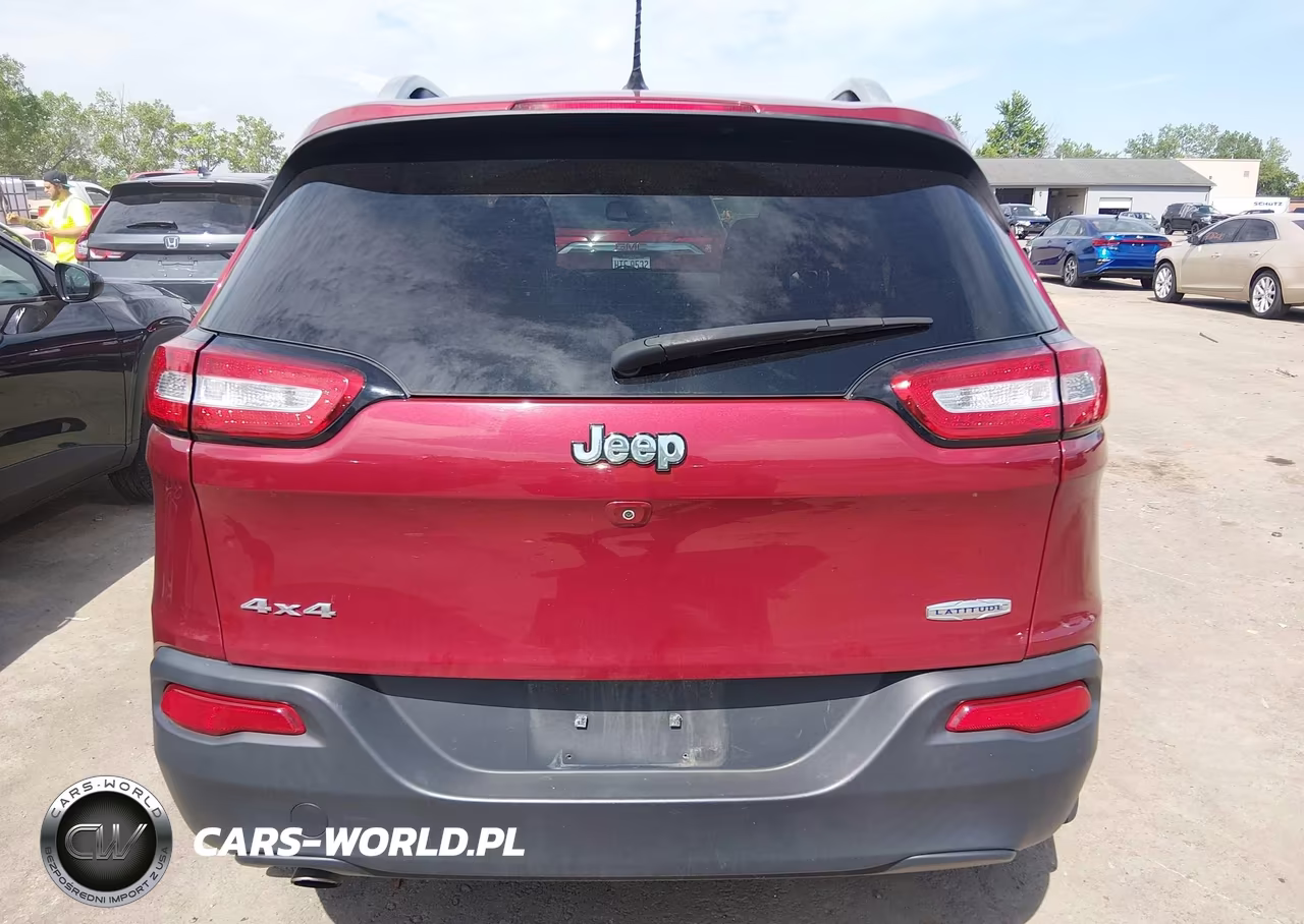 2016 Jeep Cherokee Latitude VIN:1C4PJMCB4GW140284 - 16