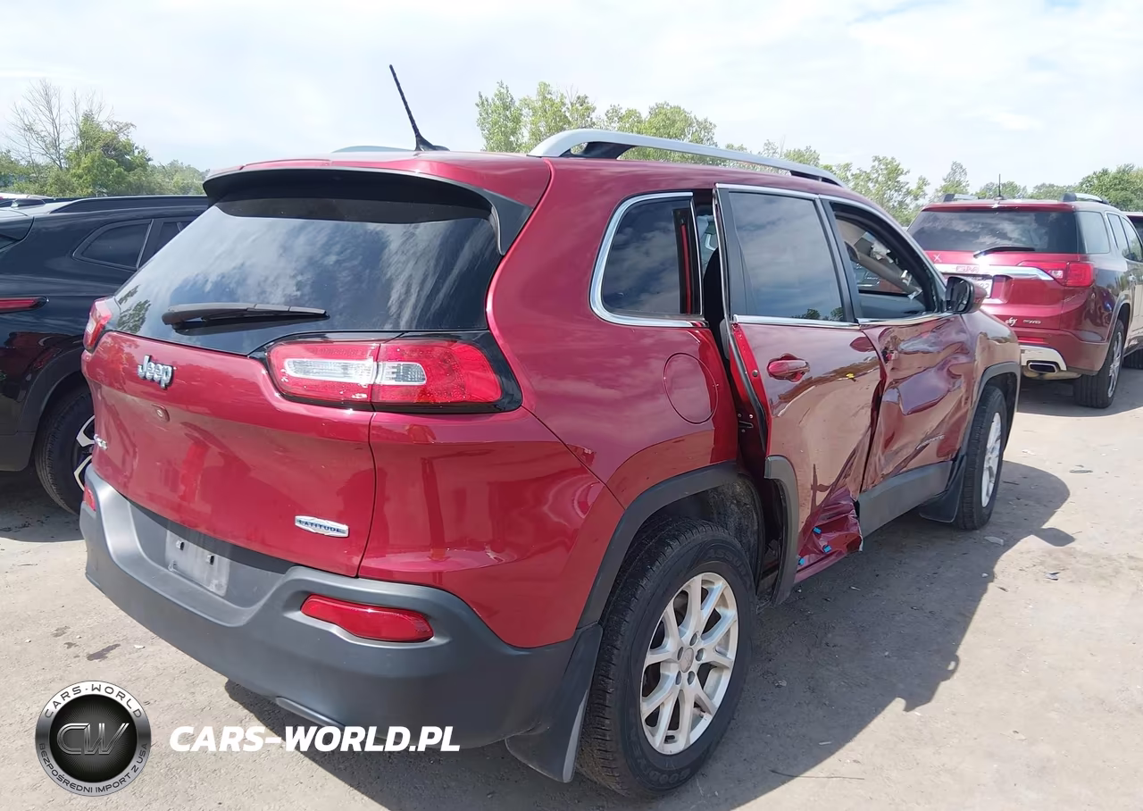 2016 Jeep Cherokee Latitude VIN:1C4PJMCB4GW140284 - 4