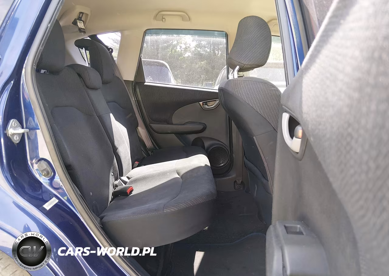 2012 Honda Fit Sport VIN:JHMGE8H65CC011438 - 8