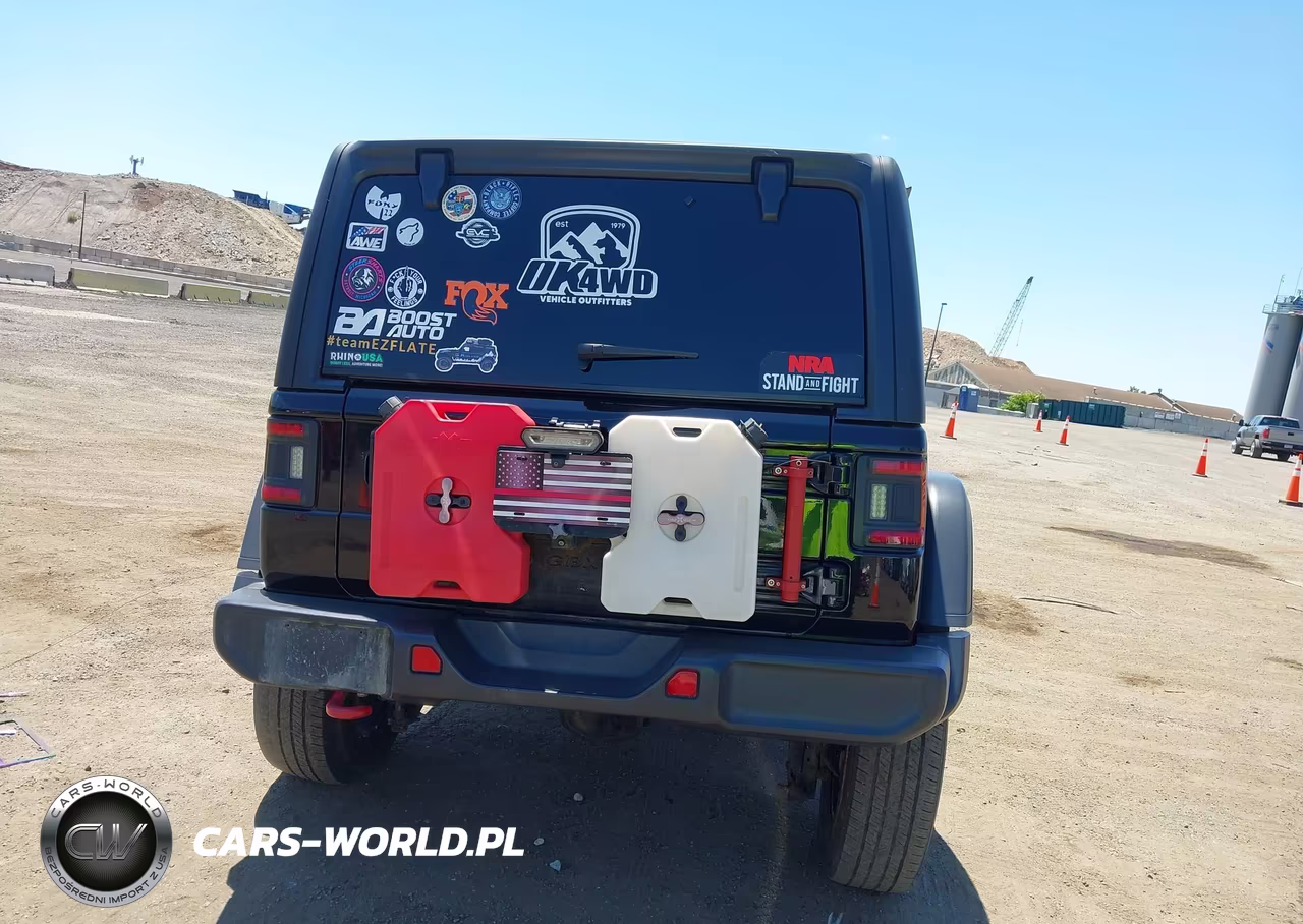 2018 Jeep Wrangler Unlimited Rubicon 4X4 VIN:1C4HJXFN0JW141600 - 16
