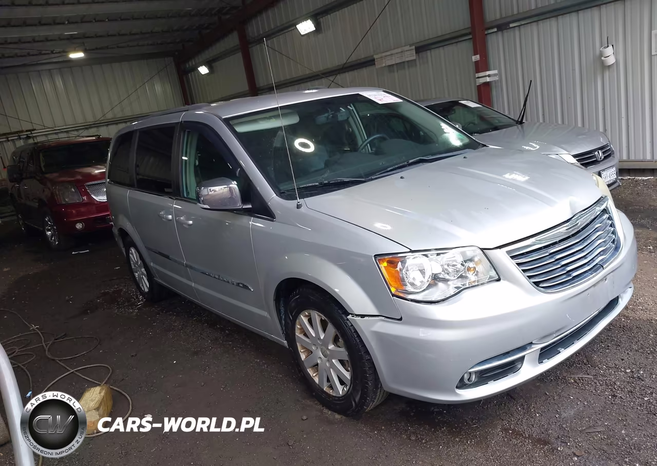 2012 Chrysler Town & Country Touring-L – zdjęcie 1 z 16