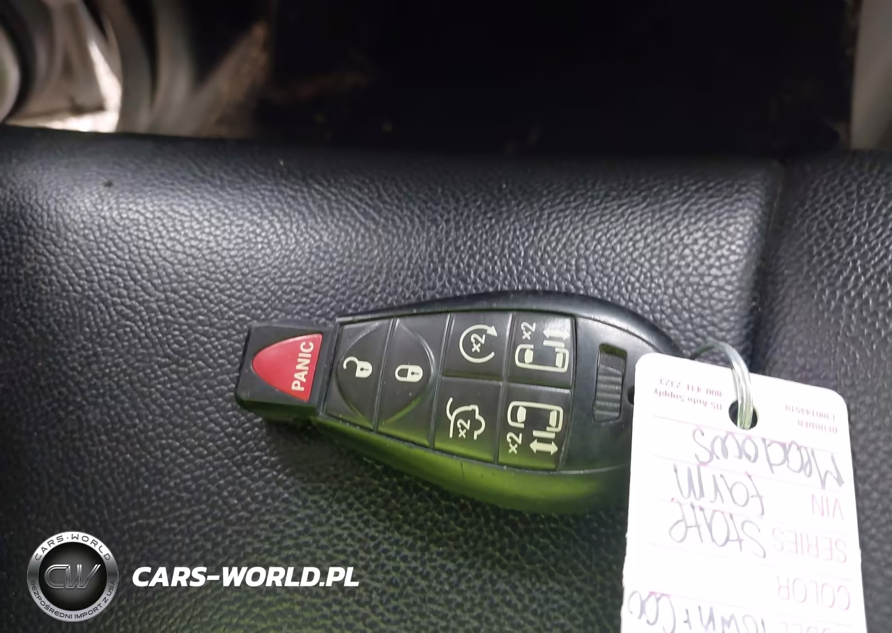 2012 Chrysler Town & Country Touring-L VIN:2C4RC1CG2CR124665 - 11