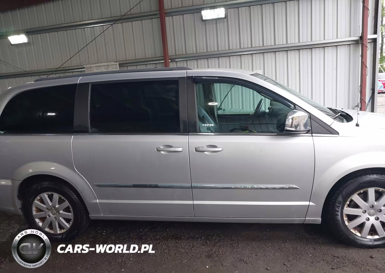 2012 Chrysler Town & Country Touring-L VIN:2C4RC1CG2CR124665 - 13