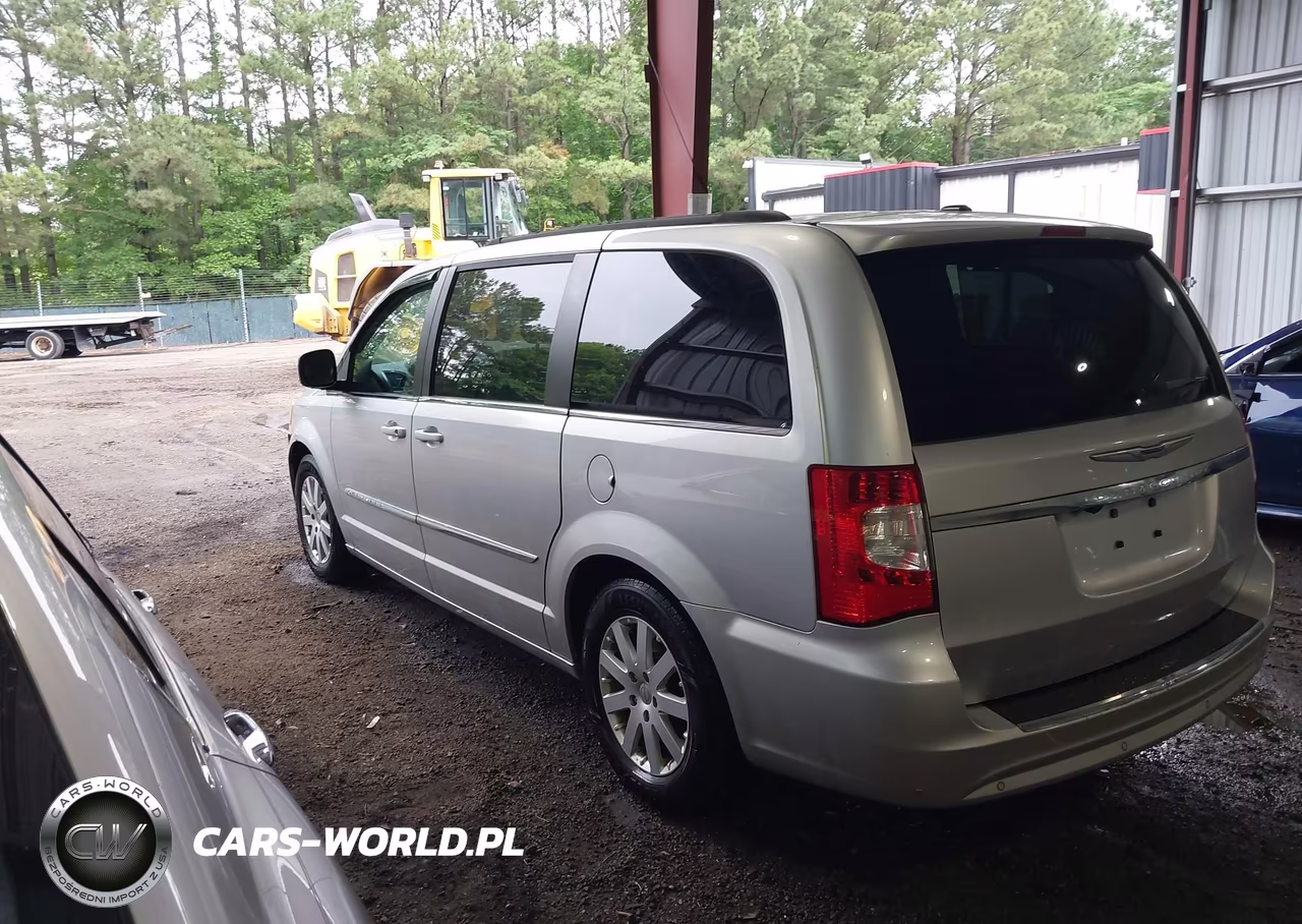 2012 Chrysler Town & Country Touring-L VIN:2C4RC1CG2CR124665 - 3