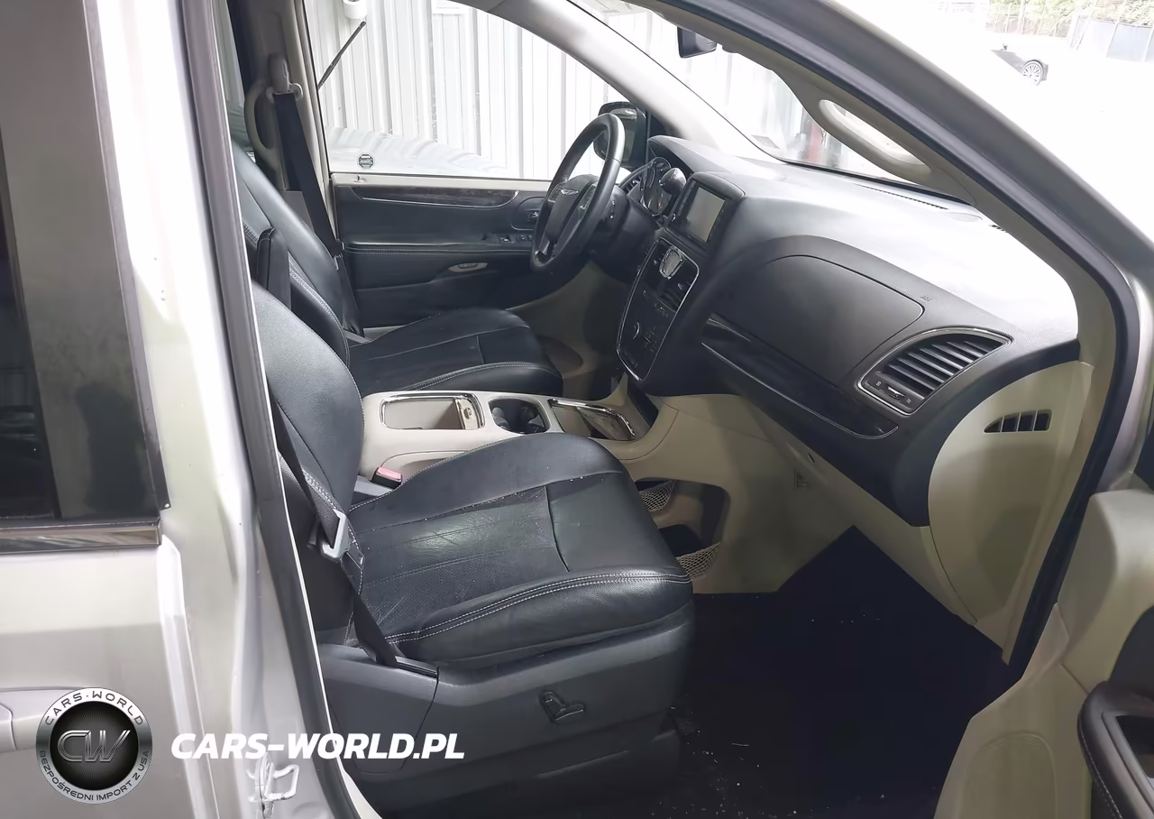 2012 Chrysler Town & Country Touring-L VIN:2C4RC1CG2CR124665 - 5
