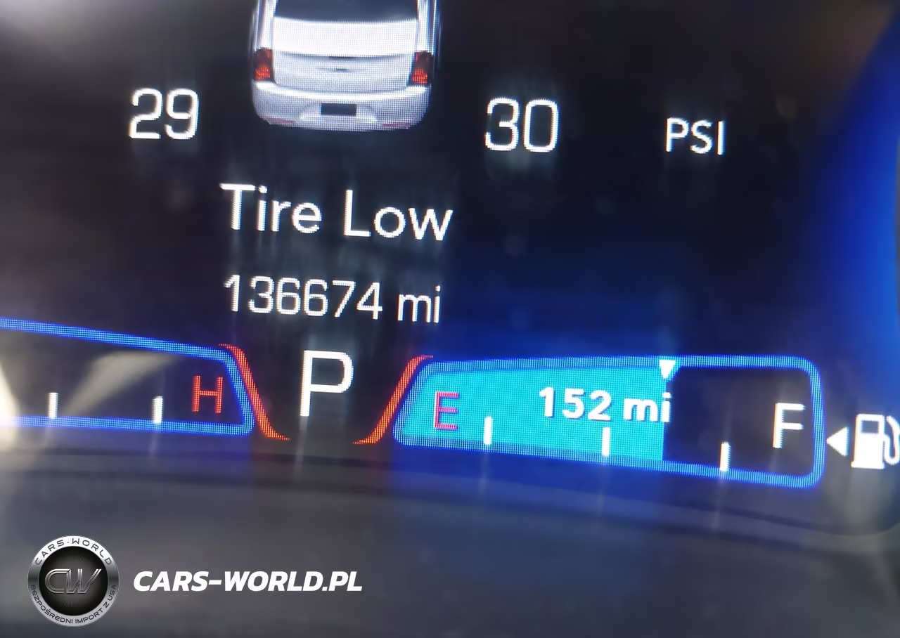 2019 Chrysler 300 300S VIN:2C3CCABG8KH634020 - 16