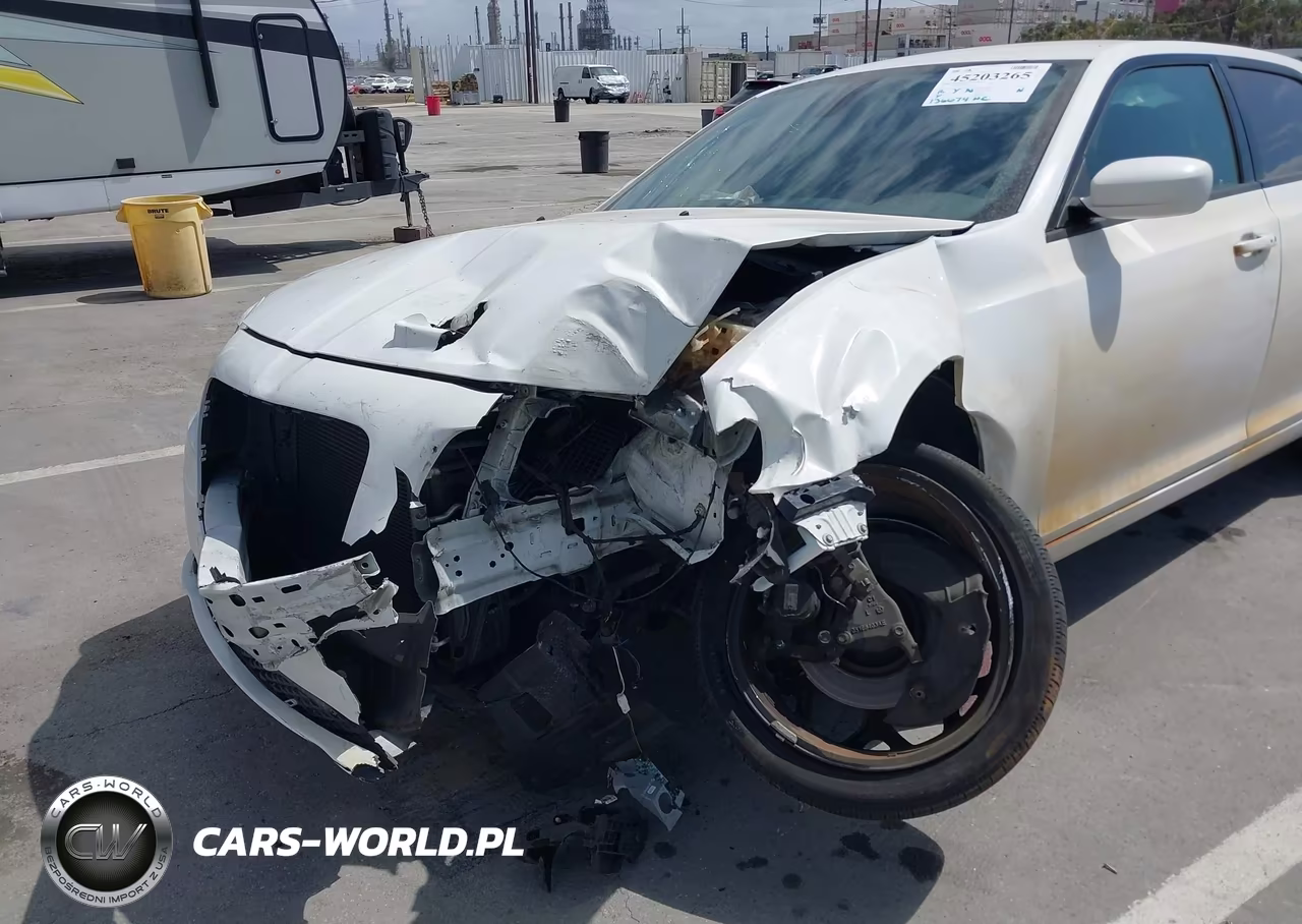 2019 Chrysler 300 300S VIN:2C3CCABG8KH634020 - 6
