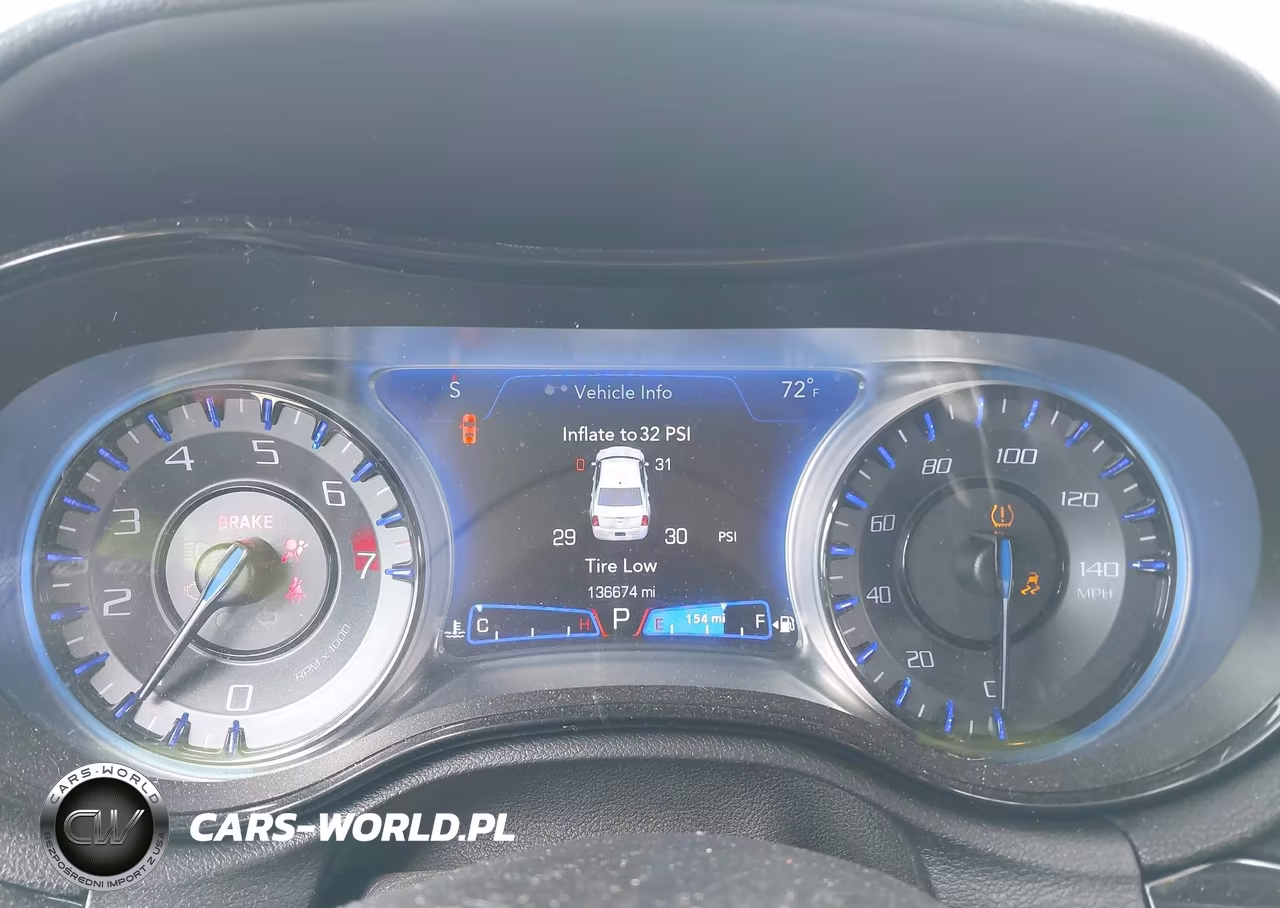 2019 Chrysler 300 300S VIN:2C3CCABG8KH634020 - 7