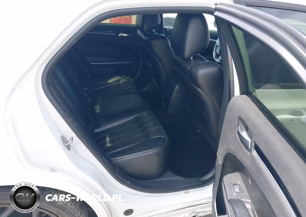 2019 Chrysler 300 300S VIN:2C3CCABG8KH634020 - 8