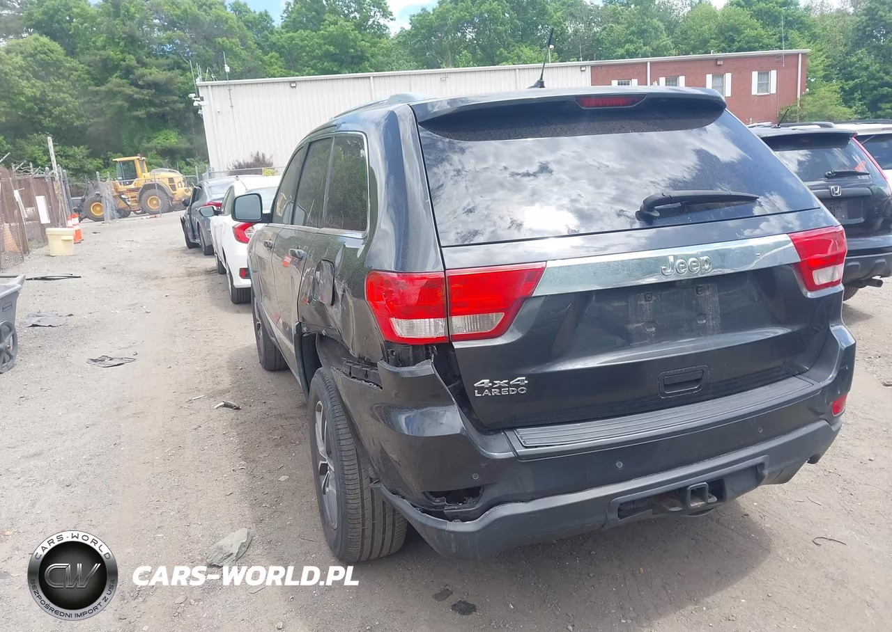2011 Jeep Grand Cherokee Laredo VIN:1J4RR4GG2BC717731 - 3