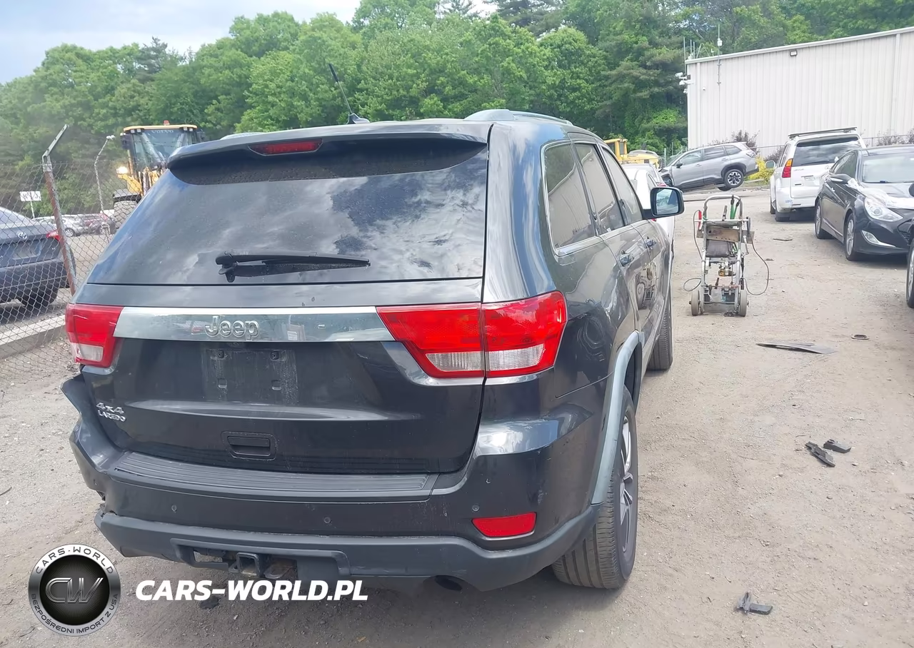 2011 Jeep Grand Cherokee Laredo VIN:1J4RR4GG2BC717731 - 4