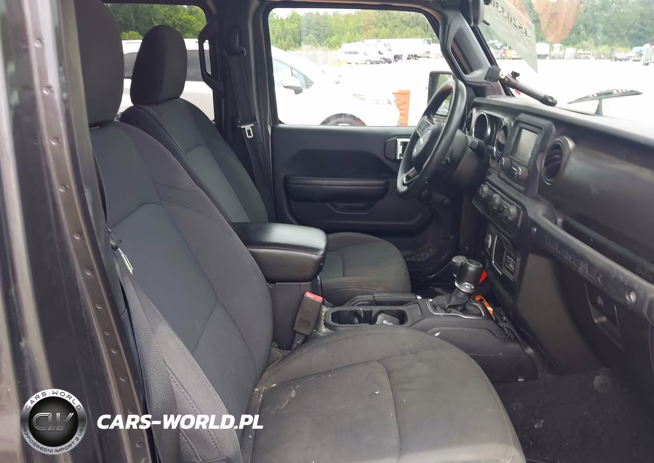 2018 Jeep Wrangler Unlimited Sport 4X4 VIN:1C4HJXDN1JW266849 - 5