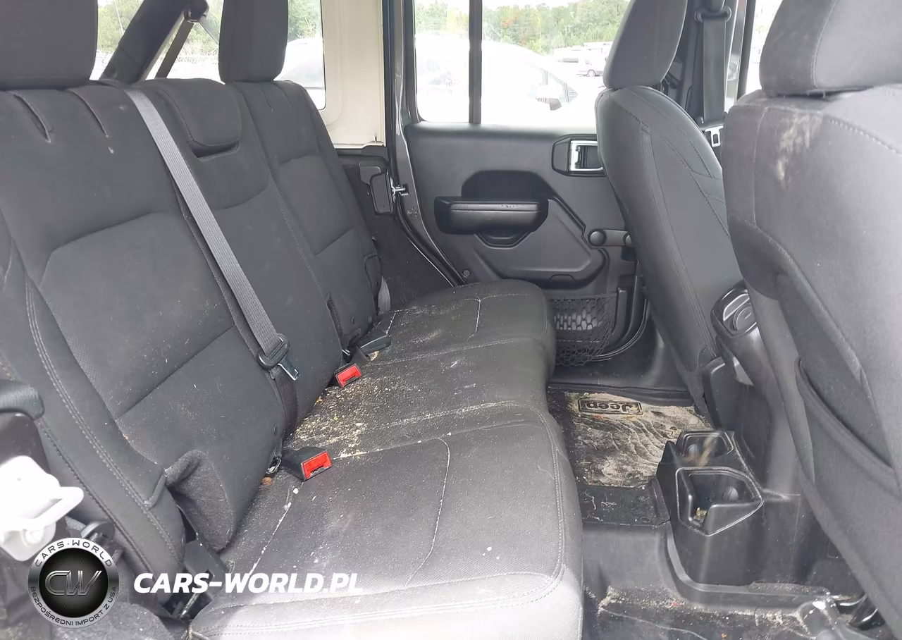 2018 Jeep Wrangler Unlimited Sport 4X4 VIN:1C4HJXDN1JW266849 - 8